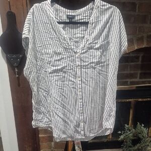 Torrid Women's Button-Down Shirt - White with Black Stripes